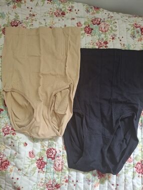 High-Waist Shapewear Briefs - Black & Nude